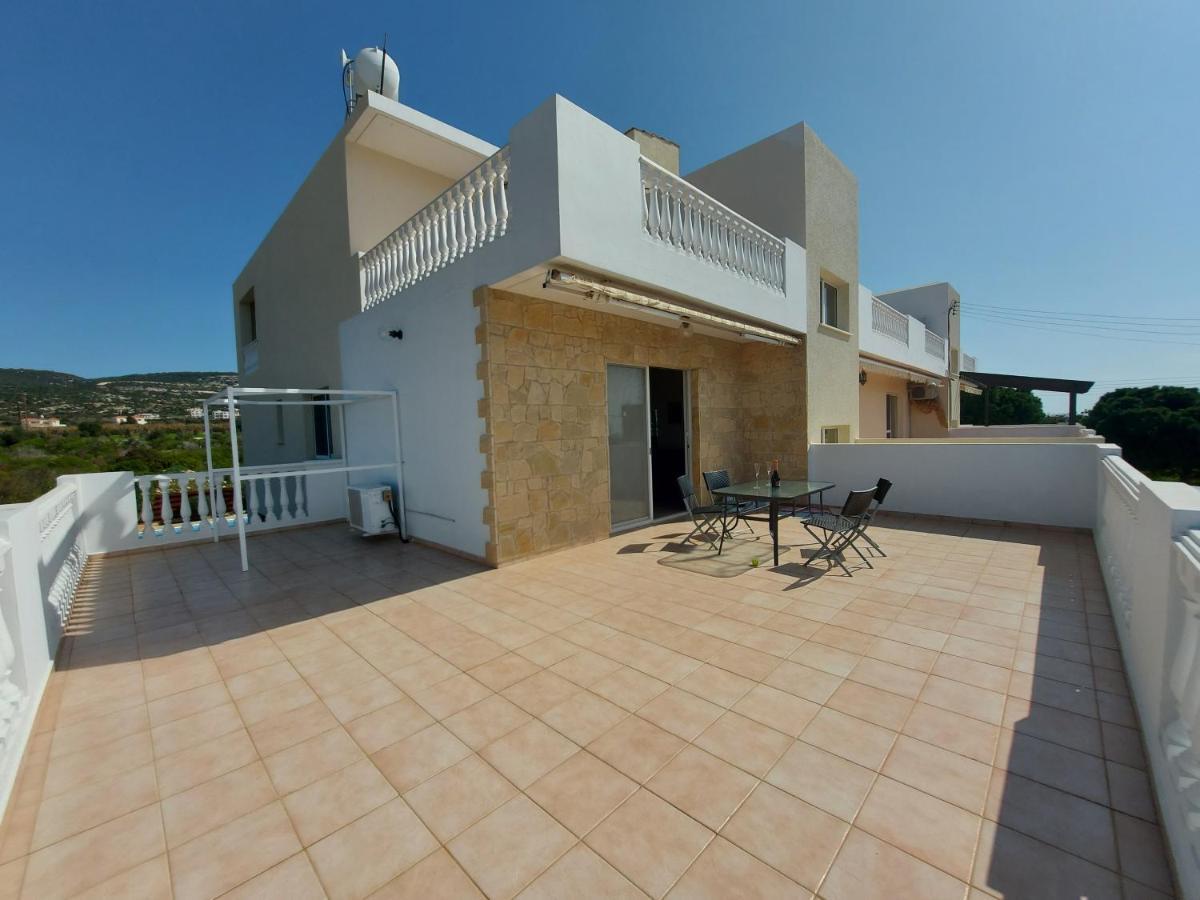 Sea Caves Suite Пея Екстериор снимка