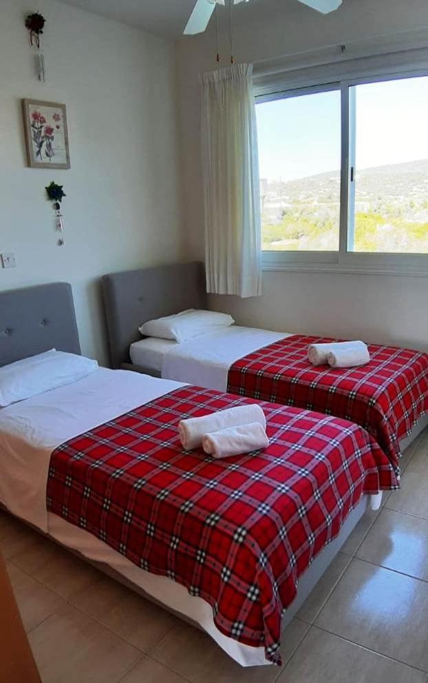 Sea Caves Suite Пея Екстериор снимка